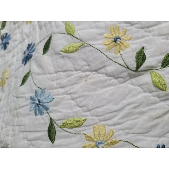 Embroidered White Floral FULL DOUBLE Coverlet + 2 Shams Retro Cottagecore Granny - Picture 9 of 12